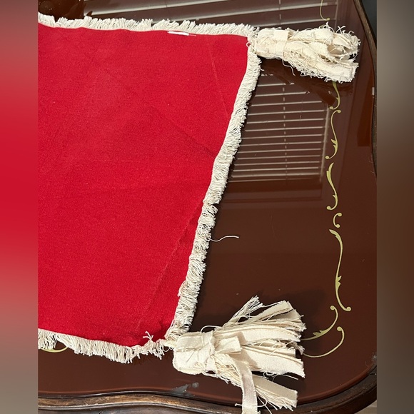 ๐Mud Pie Reversible Holiday Table Runner, 17" x 80", Red and Beige - Picture 10 of 14